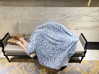 Song Yuqi feet photo thumbnail