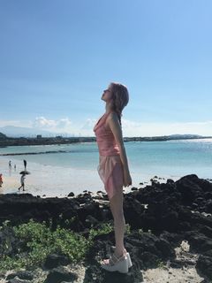 Song Yuqi feet photo thumbnail