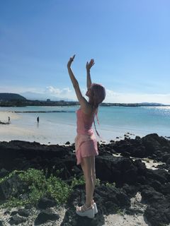 Song Yuqi feet photo thumbnail