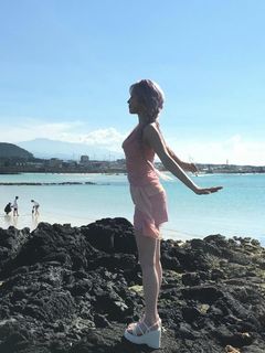 Song Yuqi feet photo thumbnail