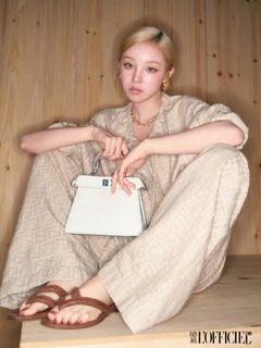 Song Yuqi feet photo thumbnail