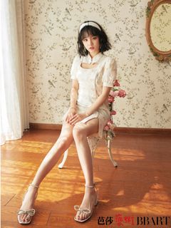 Song Yuqi feet photo 6