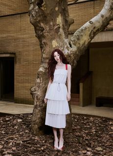 Song Yuqi feet photo 3