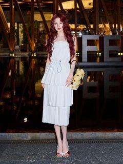 Song Yuqi feet photo 8