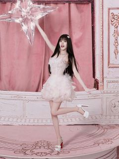 Song Yuqi feet photo 10