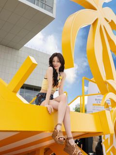 Song Yuqi feet photo 4