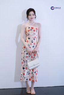 Song Yuqi feet photo 15