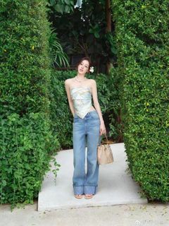 Song Yuqi feet photo 12