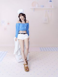 Song Yuqi feet photo 10