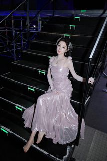 Song Yuqi feet photo 2