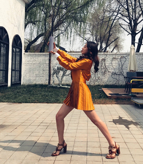 Song Zuer feet photo 9
