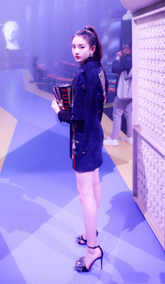 Song Zuer feet photo 6