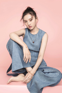Song Zuer feet photo 2