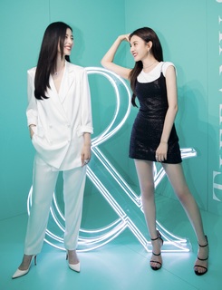 Song Zuer feet photo 6