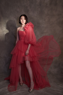 Song Zuer feet photo 2