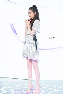 Song Zuer feet photo 6