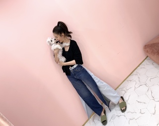 Song Zuer feet photo 2