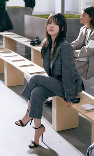 Song Zuer feet photo 1