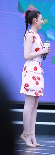 Song Zuer feet photo 11