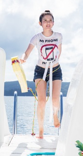 Song Zuer feet photo 11
