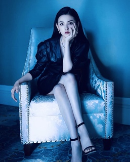 Song Zuer feet photo 11