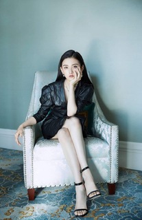 Song Zuer feet photo 2