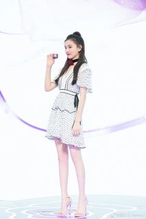 Song Zuer feet photo 14