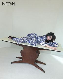 Song Zuer feet photo 2