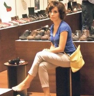 Songül Öden feet photo 16