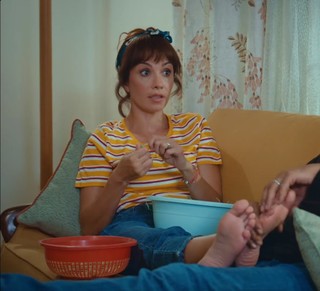 Songül Öden feet photo 13