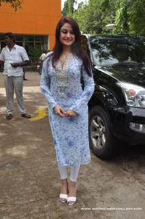 Sonia Agarwal feet photo 9
