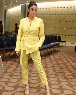 Sonia Agarwal feet photo 2