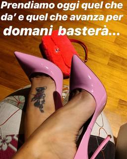 Sonia Bruganelli feet photo 16