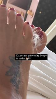 Sonia Bruganelli feet photo 17