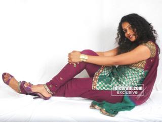 Sonia feet photo 3