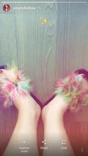 Sonja Reid feet photo thumbnail