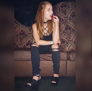 Sonja Reid feet photo thumbnail