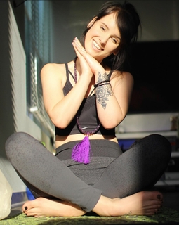 Sonja Reid feet photo thumbnail