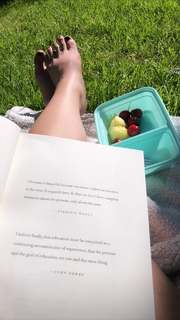 Sonja Reid feet photo thumbnail