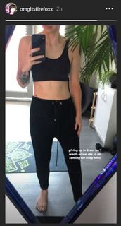 Sonja Reid feet photo thumbnail