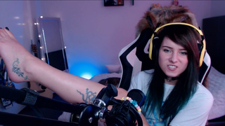 Sonja Reid feet photo thumbnail