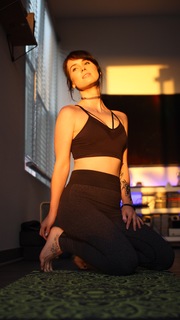 Sonja Reid feet photo thumbnail