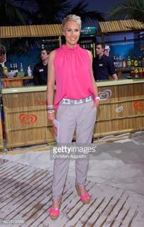 Sonja Zietlow feet photo thumbnail