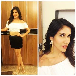 Sonnalli Seygall feet photo 11