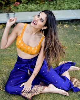 Sonnalli Seygall feet photo 9
