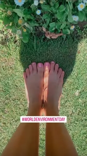 Sonnalli Seygall feet photo 3