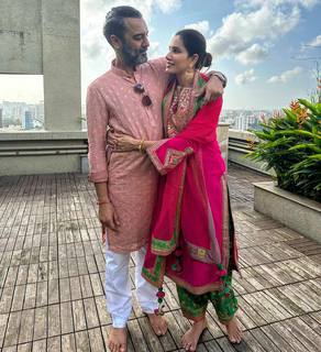 Sonnalli Seygall feet photo 8
