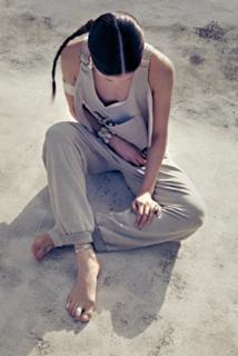 Sonoya Mizuno feet photo thumbnail