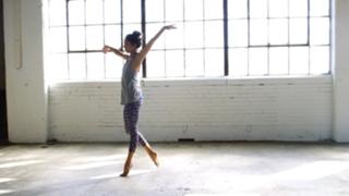 Sonoya Mizuno feet photo thumbnail