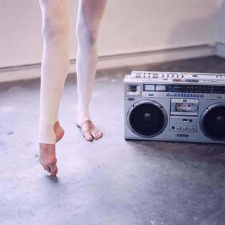 Sonoya Mizuno feet photo thumbnail